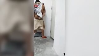Không người lớn ở nhà 2 anh em họ tha hồ đụ nhau mọi nơi mọi lúc ko sợ ai ngăn cấm.