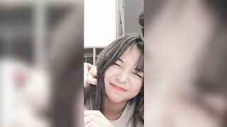 Đang ngủ anh họ cứ để cặc lên mặt