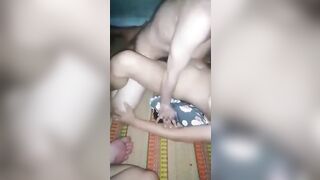 Cho thằng bạn hiếp dâm con người yêu