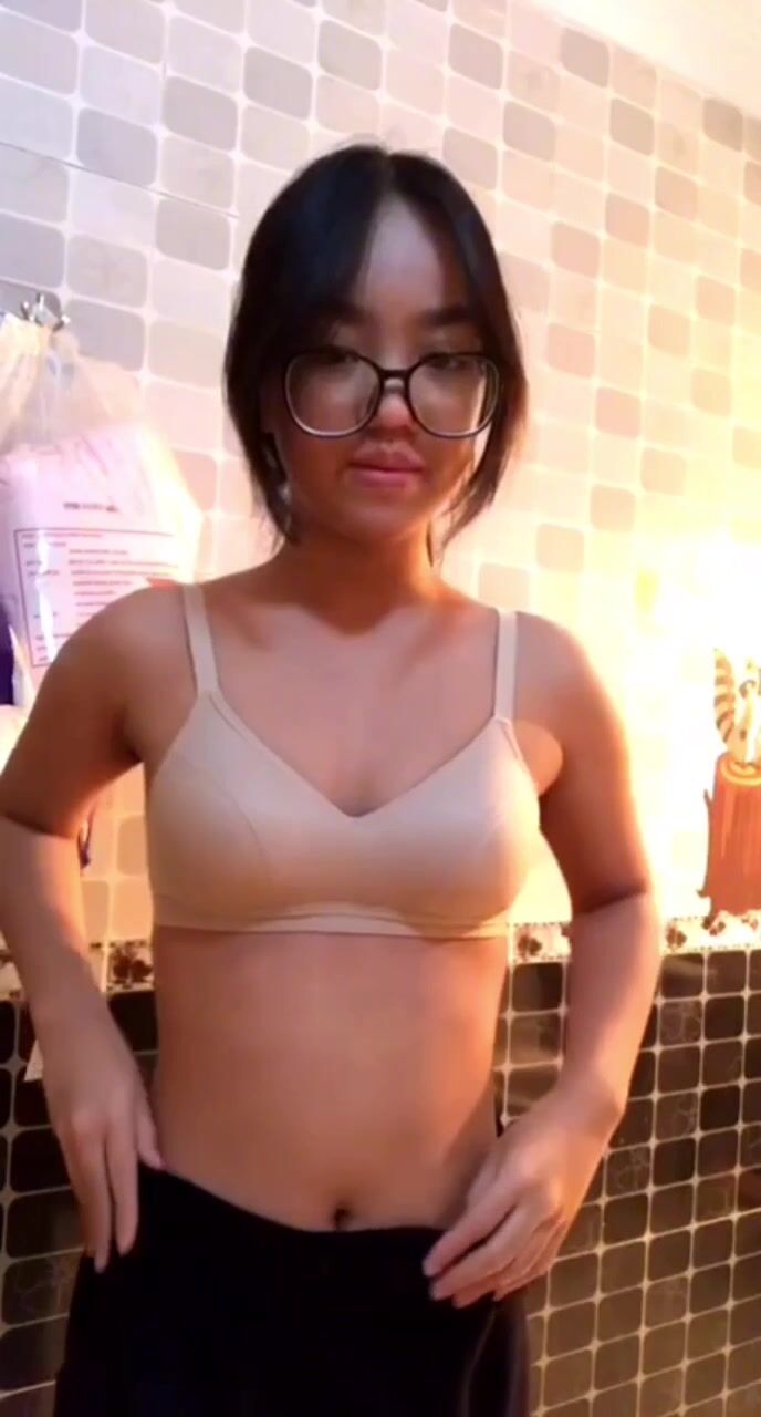 Vietnam girl telegram 18