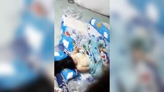 quay lén con em gái mới cấp 2 đã biết móc l thủ dâm