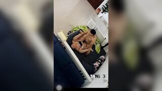 Không ai ở nhà mẹ chồng và con rể tranh thủ đụ nhau vội vàng thật kịch tính.