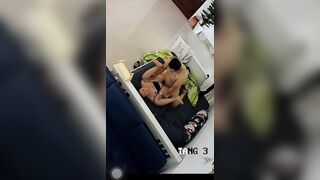 Không ai ở nhà mẹ chồng và con rể tranh thủ đụ nhau vội vàng thật kịch tính.