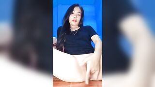 Thảo Ly móc mãi vẫn không hết nước