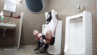 Cảnh báo nội dung nhạy cảm, bsmr bạo dâm em học sinh ở wc trường