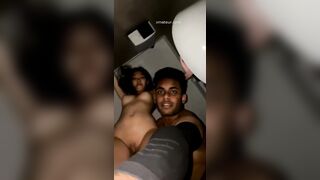 "Các bạn bên Ấn Độ chim to lắm mẹ ạ, địt sướng lồn lắm"