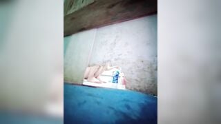 QUAY LÉN BÀ MẸ KẾ TẮM, TÍ THÌ BỊ PHÁT HIỆN