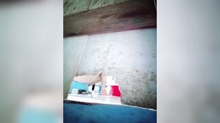 QUAY LÉN BÀ MẸ KẾ TẮM, TÍ THÌ BỊ PHÁT HIỆN