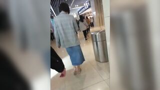 uay lén dưới váy gái xinh có bé còn không mặc quần lót - phần 21