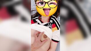 em cổ động viên tuyển Đức, bật loa lên nghe e rên 😁 - phần 2