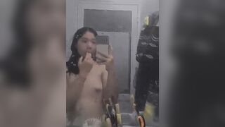 Gái dâm 2k9 non tơ thích thủ dâm một mình