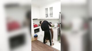 gạ chịch bà chị họ chị có chống cự nhưng không đáng kể