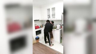 gạ chịch bà chị họ chị có chống cự nhưng không đáng kể