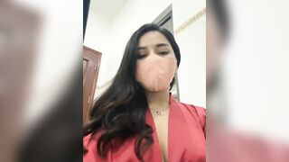 Anh sửa điệnn may mắn và cô chủ nhà thiếu thốn