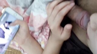 Nhà có con em họ dâm vl, vừa đòi bú cu anh họ vừa xem sếch