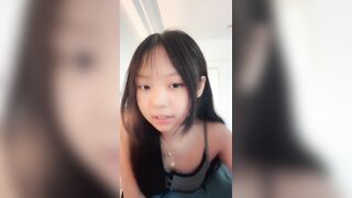 Các e loli tq mới lớn bị dụ vào thuê chung cư để tổ chức live địt tập thể kím tiền #3