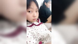 Các e loli tq mới lớn bị dụ vào thuê chung cư để tổ chức live địt tập thể kím tiền #5