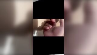 Đụ tung lồn e ghệ xinh dâm vú bự trắng múp,nhìn cặp vú e lúc lắc khi a nhấp mà phê