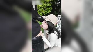 Cô gái ra đường cho trai lạ đụ