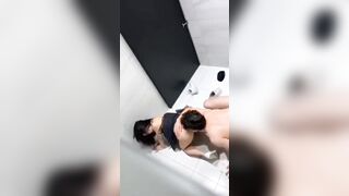 Nứng vãi lồn, tận mắt nhìn con người yêu lén địt nhau với thằng bạn thân khi đi chơi