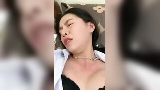tranh thủ giờ nghỉ trưa với bé kế toán công ty