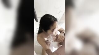 Cho vợ thử hàng Tây