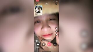 Gái xinh show ngực