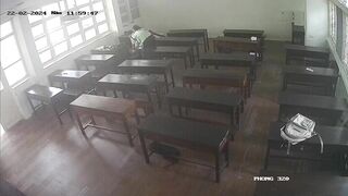 Hack camera thấy học sinh lớp 12 chịch nhau tại lớp P6