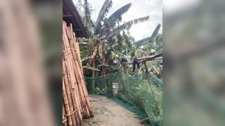 Em gái dân tộc khoe mông to đẹp không mặc áo ngực vú to
