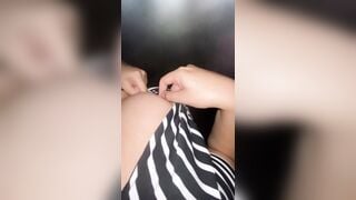 Lần đầu thử cảm giác bóp vú e ghệ sinh viên dâm đãng trg thang máy hồi hộp thật