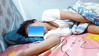 Lén lút vào phòng quay lén mẹ vợ ngủ k mặc áo ngựa lộ cả đầu ti