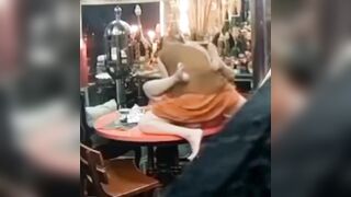 Rảnh rỗi sư thầy tự xem sex tự sục cặc rồi gọi cô bạn gái đã có chồng vào chùa đụ.