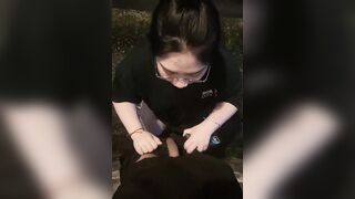 "MẸ KẾ" DÂM ĐÃNG BÚ CẶC THẰNG CU NGAY NGOÀI ĐƯỜNG