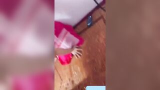 để em quỳ trên chiếu trúc doggyy