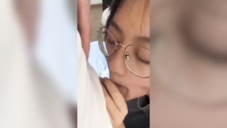 Lần đầu tiên em bú cặc đừng xuất tinh vào mặt em nha