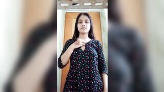 Teen Ấn Độ trong độ tuổi nứng bướm