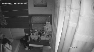 Hack cam nhà em biên tập viên xinh đẹp địt nhau với chồng cực sung