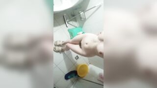 học sinh cấp 3 đi tắm , tranh thủ khoe hàng, cho zai xem