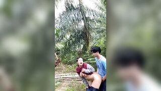 Lén lút địt nhau với bà chị dâu dâm đãng sau vườn