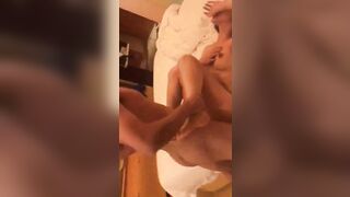 “m địt nhanh lên còn đến lượt tao”-2 thg súc vật thay con địt con bé