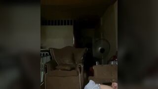 Cô em gái 2k9 anh họ đụ cho phát đi rửa lồn mà còn nứng muốn đòi anh họ đụ 1 phát nữa