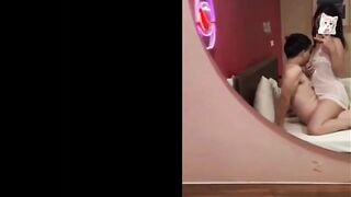 Địt em đi đừng dừng lại, sâu quá em sướng quá