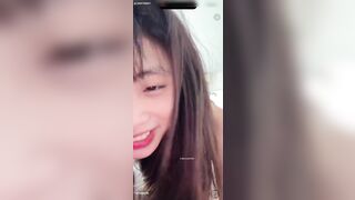 Ngọc Nhi 2k đụ nhau với trai lạ trên sóng live tream còn cho suất tinh thẳng vào lồn.