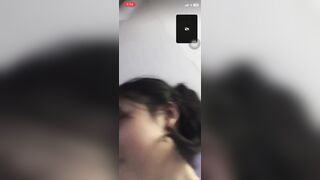 Em học sinh 2k9 mới có người yêu bị bạn trai bắt call sex vạch lồn cho ảnh xem.