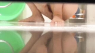 Lén e vk lồn không lông tắm
