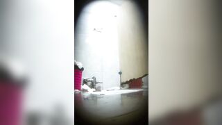 Quay lén WC, Gái Xinh sang chảnh lồn rậm lông đi đái múp nứng vcl