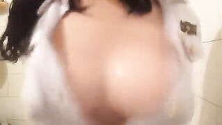 Em cơ trưởng vú to căng đét 2
