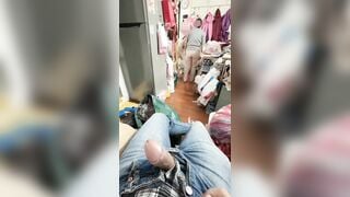 Con géi bú cu địt nhau với bố dượng trước mặt mẹ