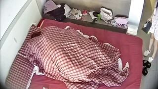 Đang chuẩn bị đụ bạn gái 2k9 thì con em họ lại phá đám muốn đụ chúng.