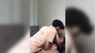 Mới yêu được 2 ngày mà em học sinh 2k10 đã dắt bạn trai cùng lớp về nhà đụ.
